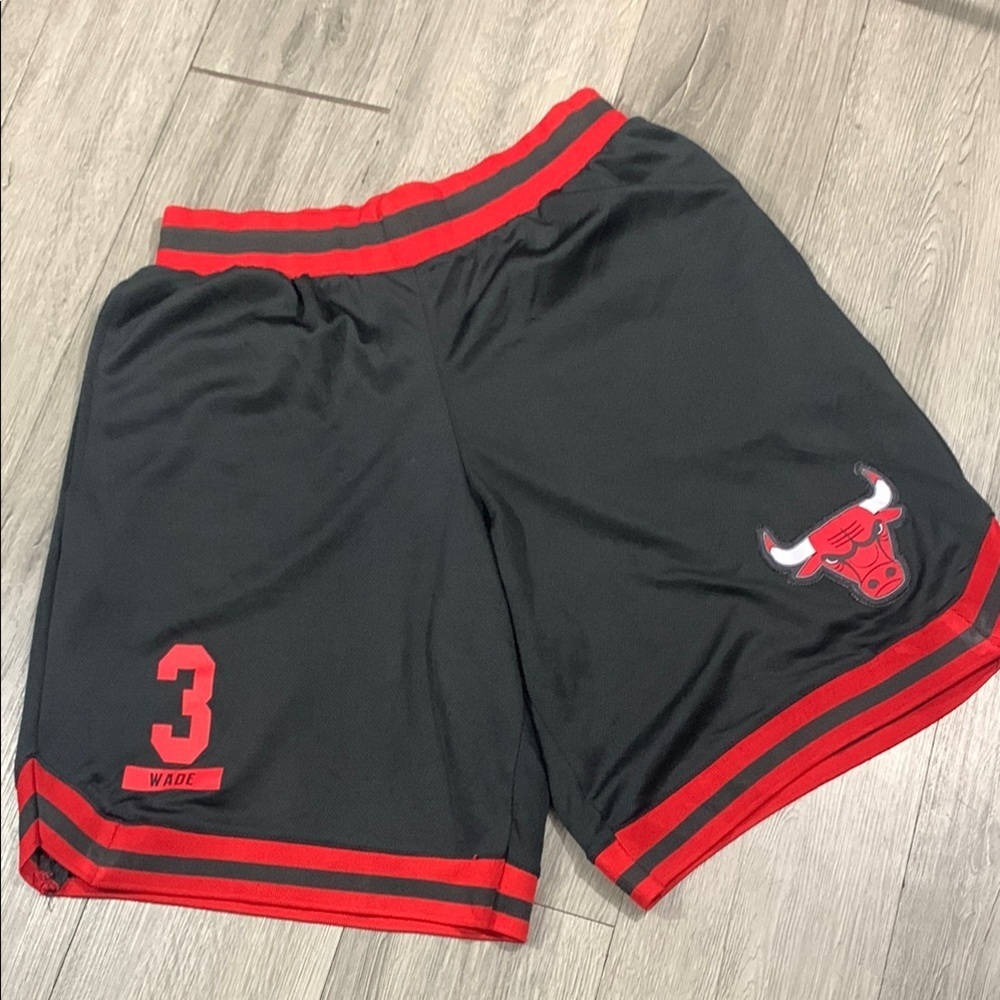 Chicago‎ Bulls Dwayne Wade #3 NBA Red & Black Embroidered Pull-On Shorts size M